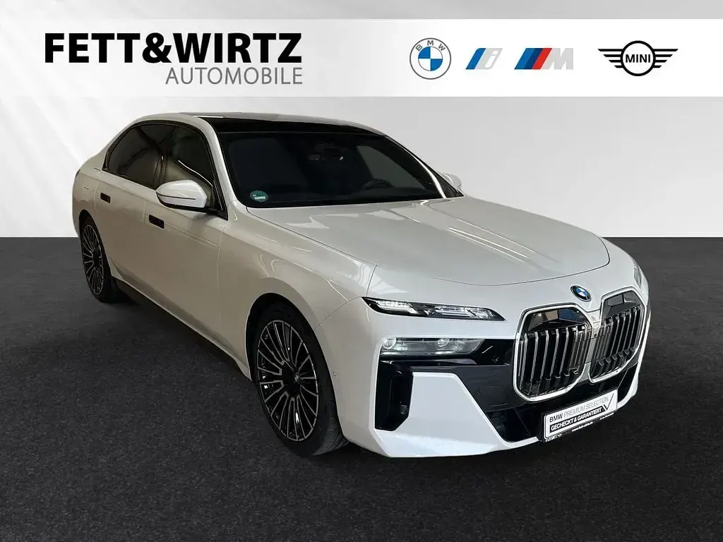 Gebraucht BMW 750e M Sport 489 PS (359 kW) 2025 Limousine