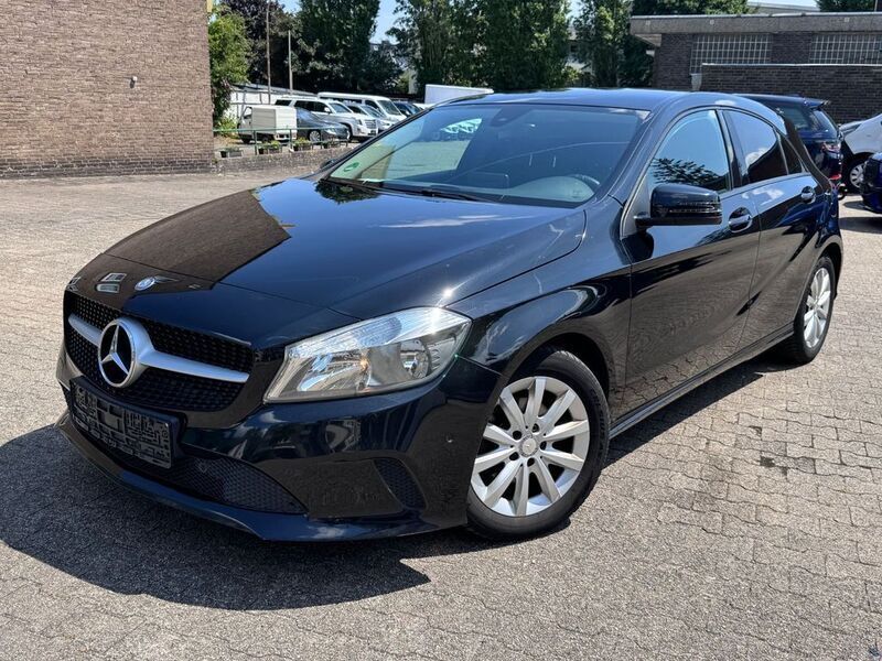 Schwarz Gebraucht 2016 Mercedes A180 Edition Limousine | 11.500 € (Fairer Preis) - Bild 1/4
