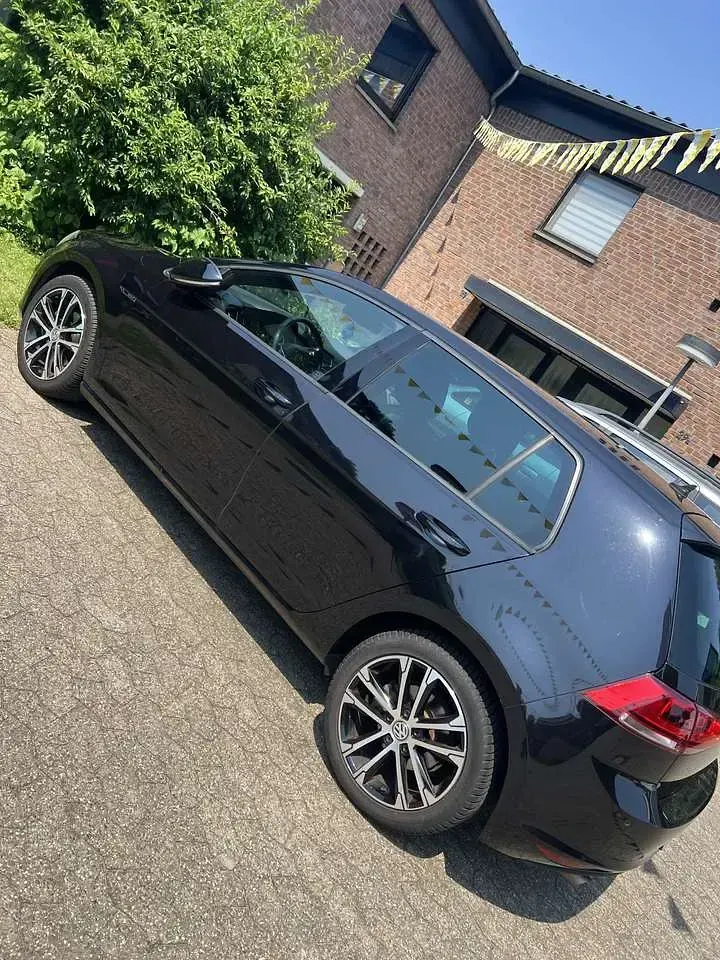 Gebraucht VW Golf VII Edition 125 PS (91 kW) 2015 Schwarz Kleinwagen