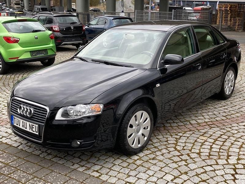 Schwarz Gebraucht 2006 Audi A4 Comfort Limousine | 8.900 € - Bild 1/4