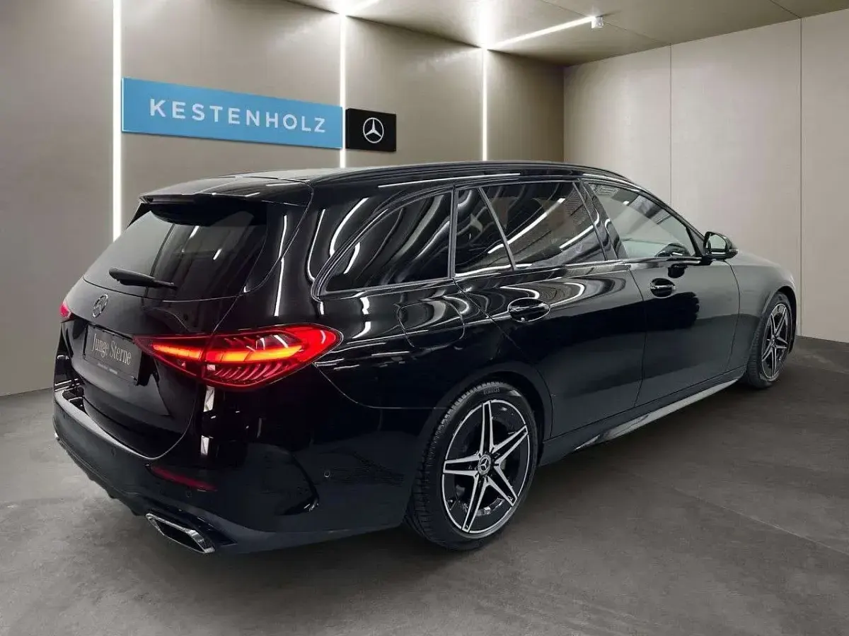 Gebraucht Mercedes C220 AMG 200 PS (147 kW) 2023 Unilack schwarz uni Kombi