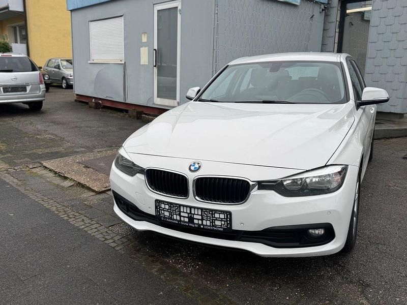 Weiß Gebraucht 2016 BMW 320 Efficient Dynamics Kombi | 8.200 € (Fairer Preis) - Bild 1/4
