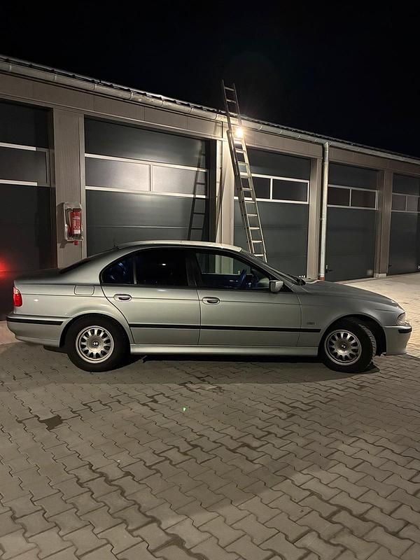Gebraucht BMW 528 193 PS (141 kW) 1998 Silber Limousine
