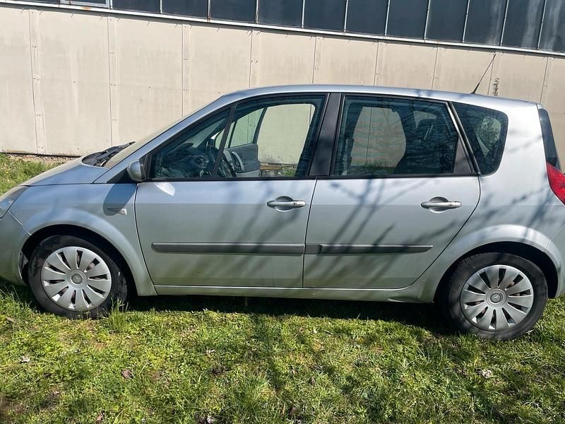 Używany Renault Scénic II 130 KM (95 kW) 2007 Szary Minivan