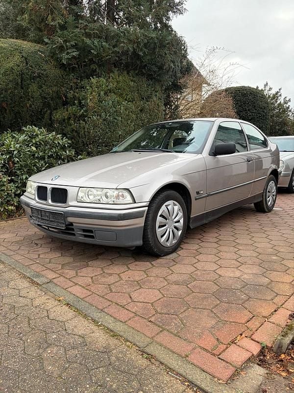Grau Gebraucht 1996 BMW 316 Coupé | 1.950 € (Superpreis) - Bild 1/4