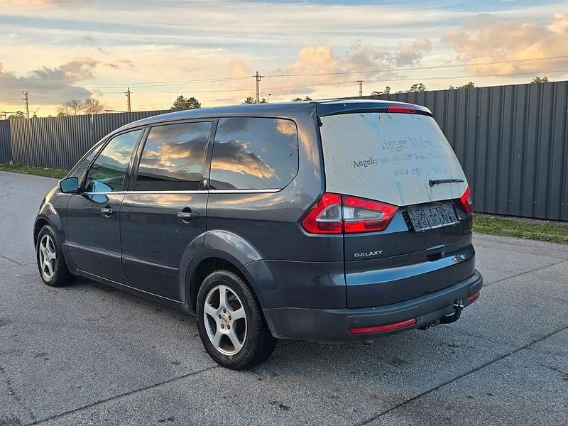 Gebraucht Ford Galaxy Ghia 131 PS (96 kW) 2007 Grau Van / Kleinbus