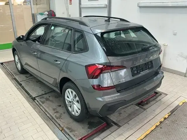 Neu Skoda Kamiq Selection 150 PS (110 kW) 2025 Grau SUV