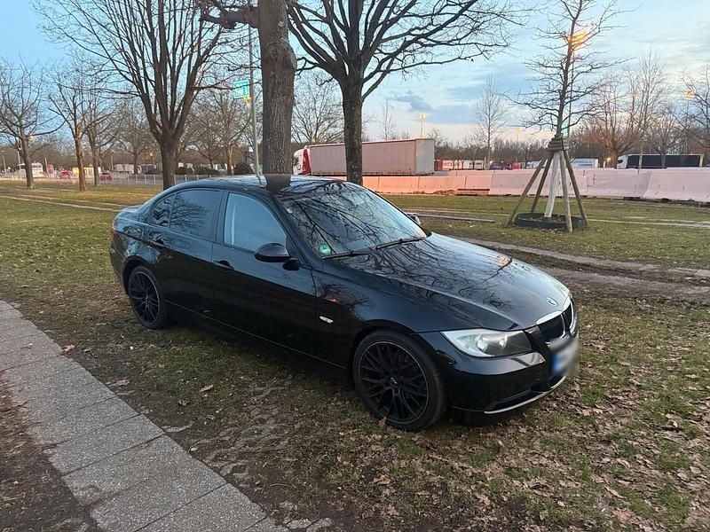 Gebraucht BMW 318 143 PS (105 kW) 2008 Limousine