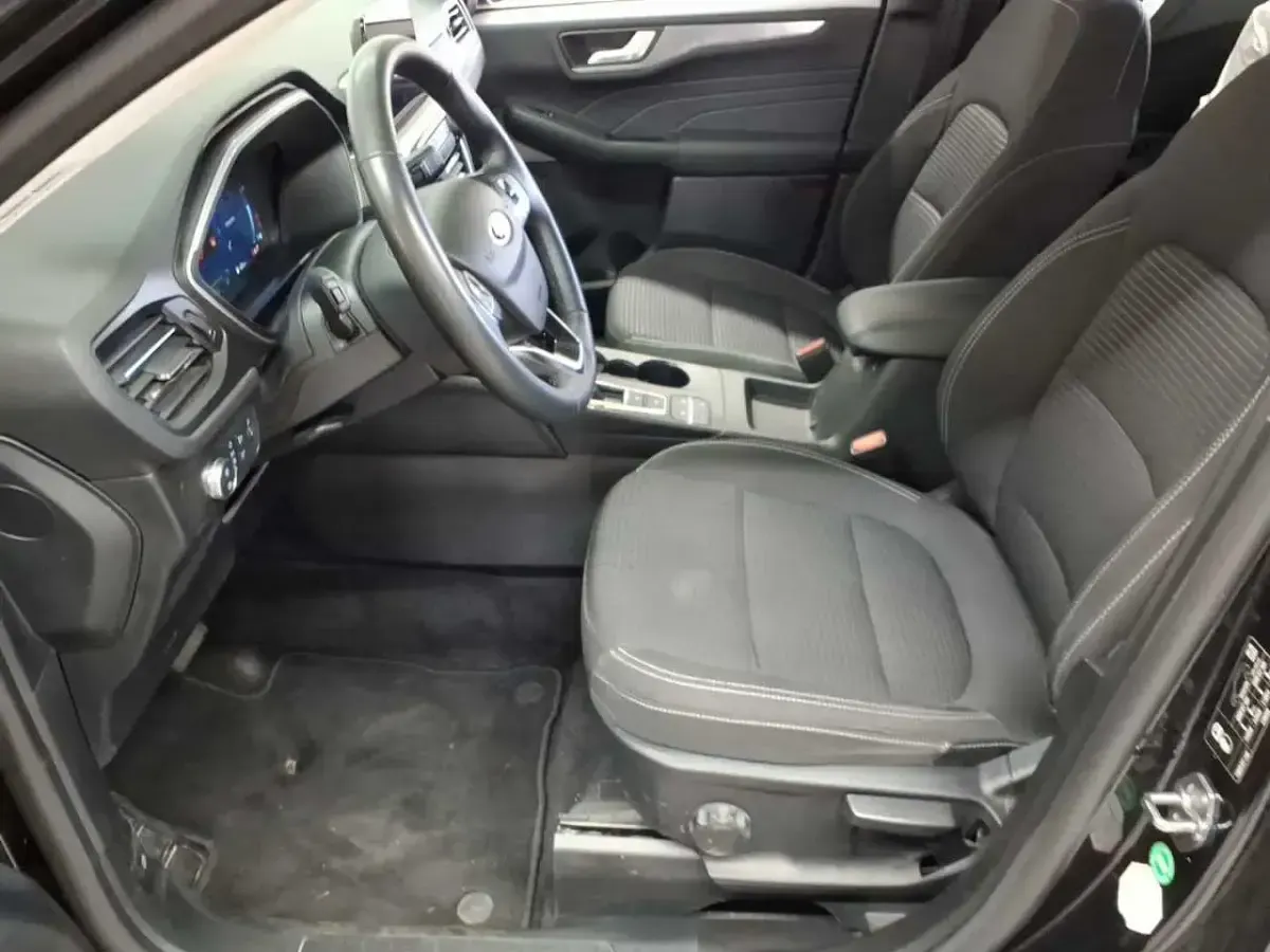Gebraucht Ford Kuga Titanium 120 PS (88 kW) 2022 Agate black metallic SUV
