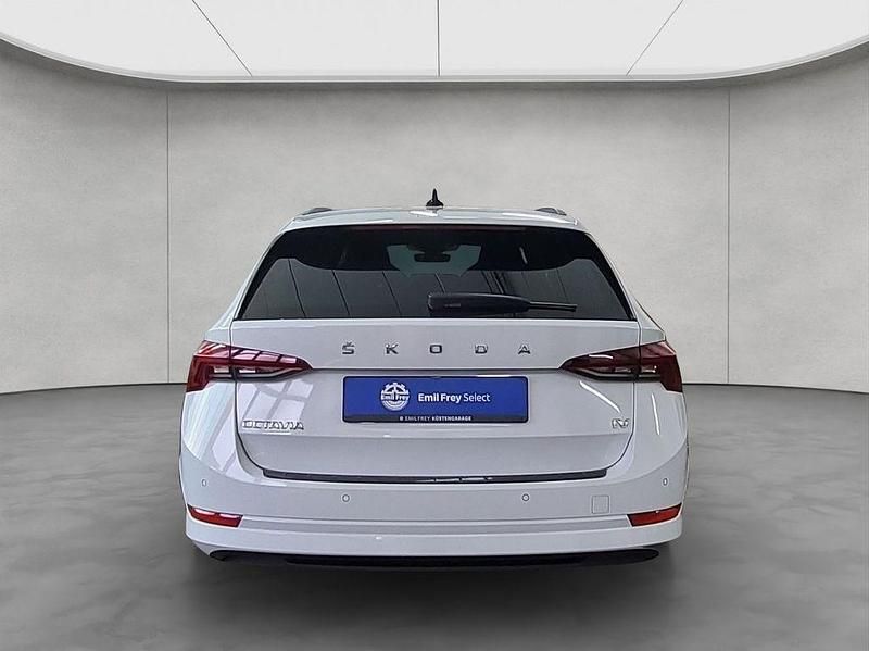 Gebraucht Skoda Octavia Style 204 PS (150 kW) 2021 Moonweiss metallic Kombi