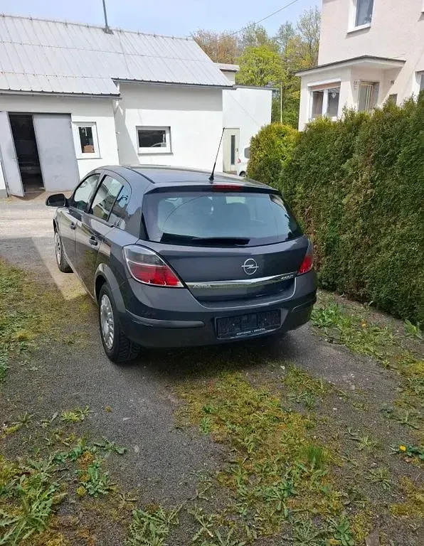 Second-hand Opel Astra 90 CP (66 kW) 2009 Gri Berlinǎ