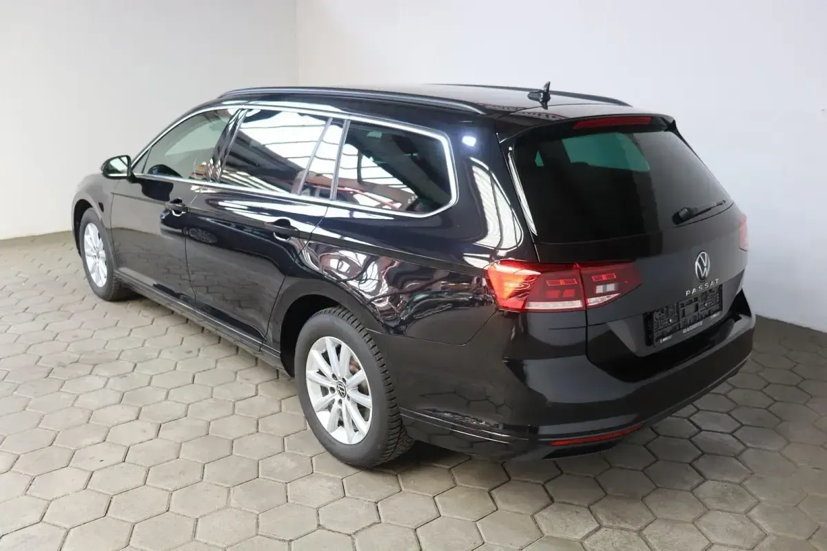 Gebraucht VW Passat Business 200 PS (147 kW) 2023 Schwarz Kombi