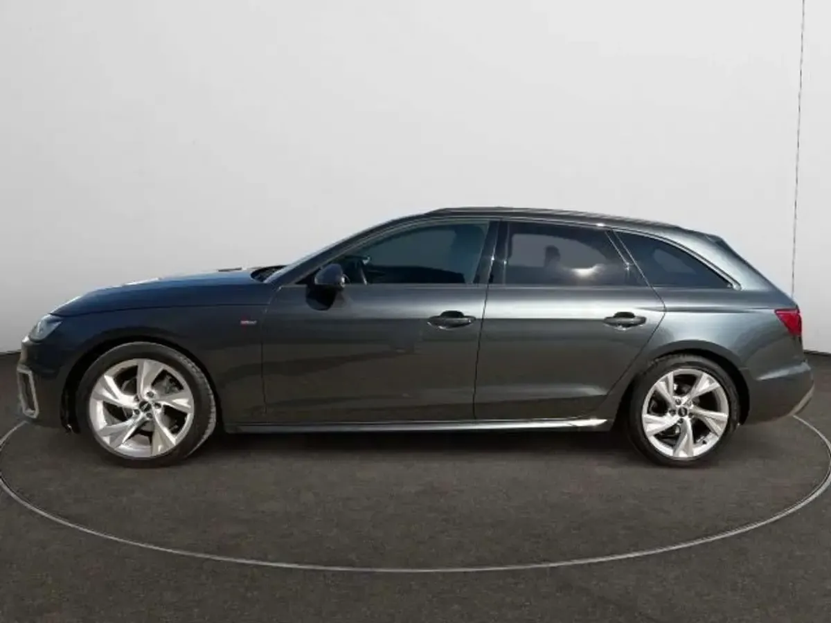 Gebraucht Audi A4 S-Line 163 PS (119 kW) 2023 Daytonagrau perleffekt Kombi