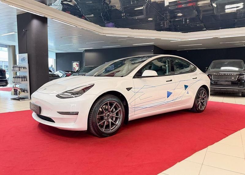 Gebraucht Tesla Model 3 324 kW (441 PS) 2020 Weiß Limousine