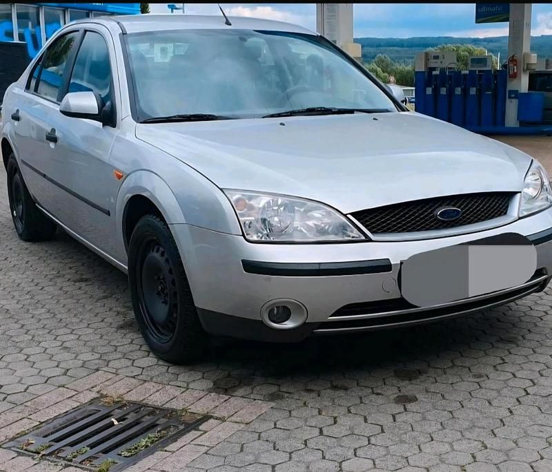 Gebraucht Ford Mondeo 110 PS (80 kW) 2001 Silber Limousine