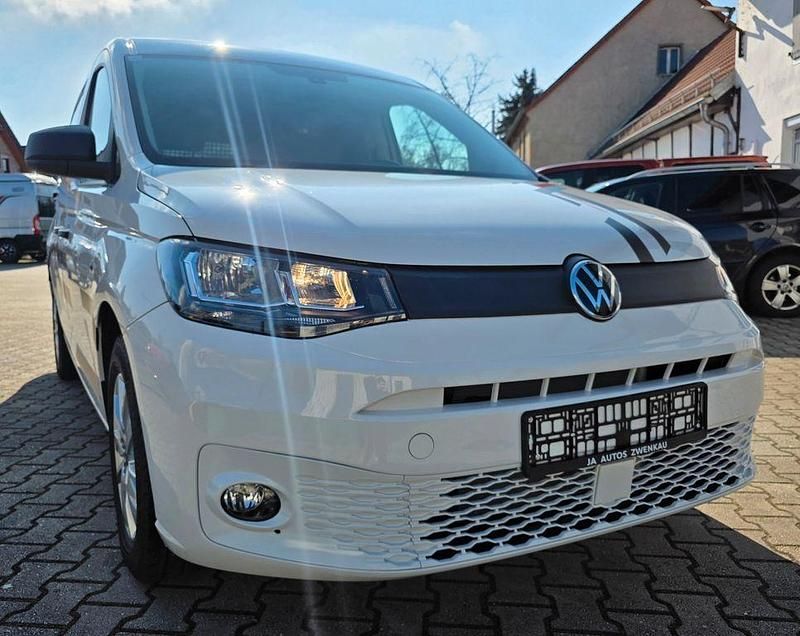 Gebraucht VW Caddy Maxi Basis 122 PS (89 kW) 2023 Weiß Van / Kleinbus