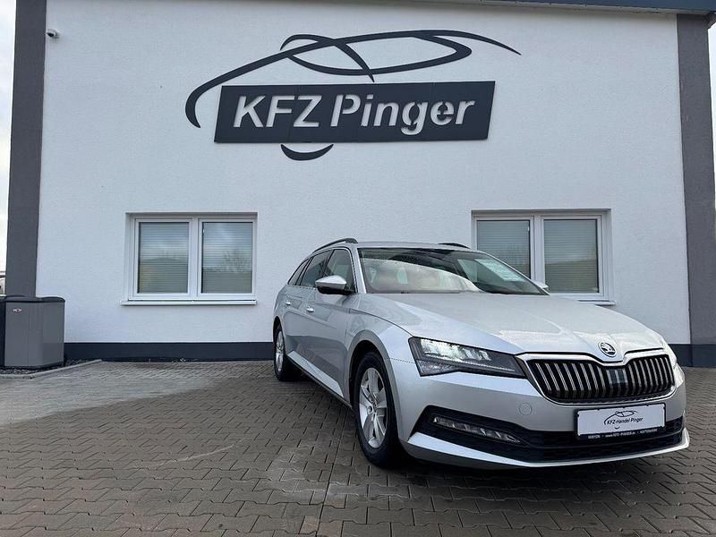 Silber Gebraucht 2020 Skoda Superb Ambition Kombi | 16.999 € (Fairer Preis) - Bild 1/4