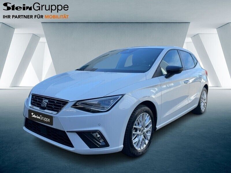 Weiß Gebraucht 2024 Seat Ibiza FR Limousine | 19.960 € (Fairer Preis) - Bild 1/4