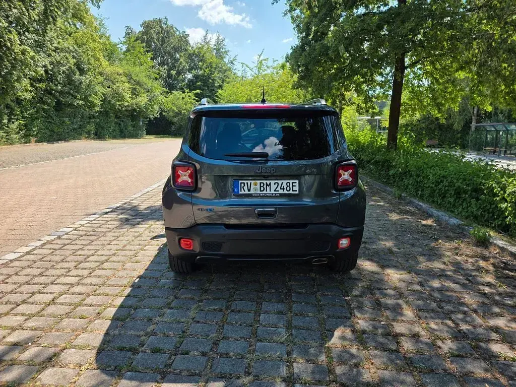 Gebraucht Jeep Renegade 241 PS (177 kW) 2022 Grau SUV