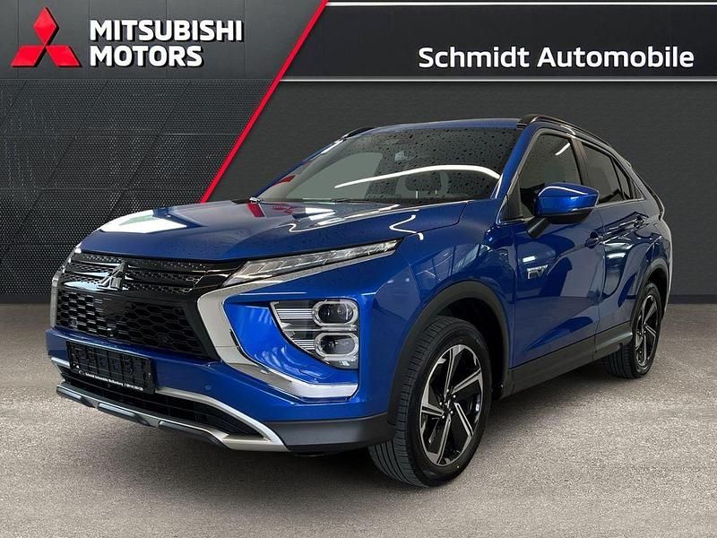 Laser blau (blau) Gebraucht 2022 Mitsubishi Eclipse Cross Plus SUV | 21.870 € (Superpreis) - Bild 1/4