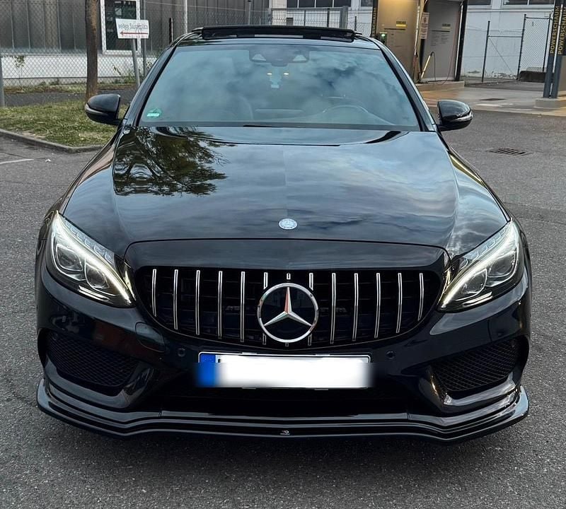 Schwarz Gebraucht 2015 Mercedes C63 AMG AMG Limousine | 19.900 € - Bild 1/4