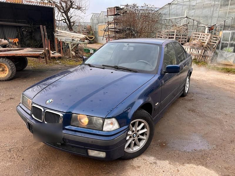 Gebraucht BMW 316 105 PS (77 kW) 1998 Blau Limousine