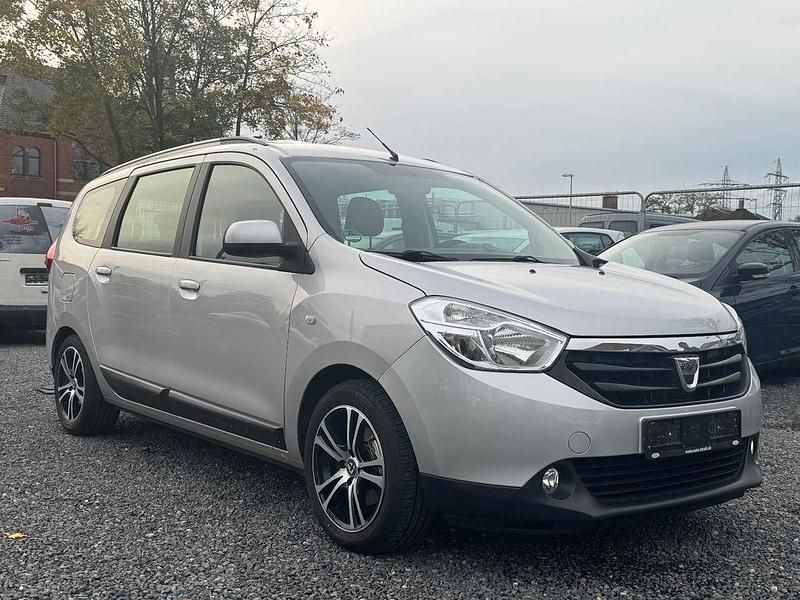 Grau Gebraucht 2014 Dacia Lodgy Prestige Van / Kleinbus | 5.990 € (Fairer Preis) - Bild 1/4