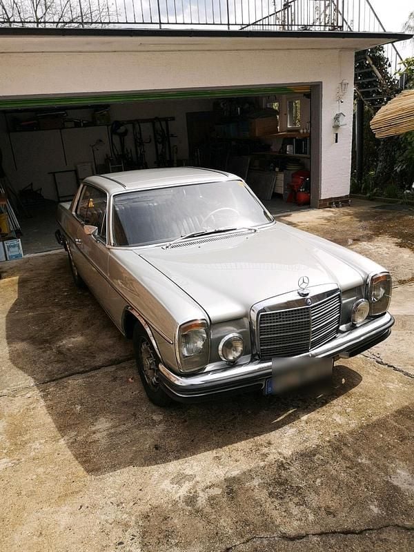Silber Gebraucht 1971 Mercedes 250 Coupé | 9.999 € - Bild 1/4