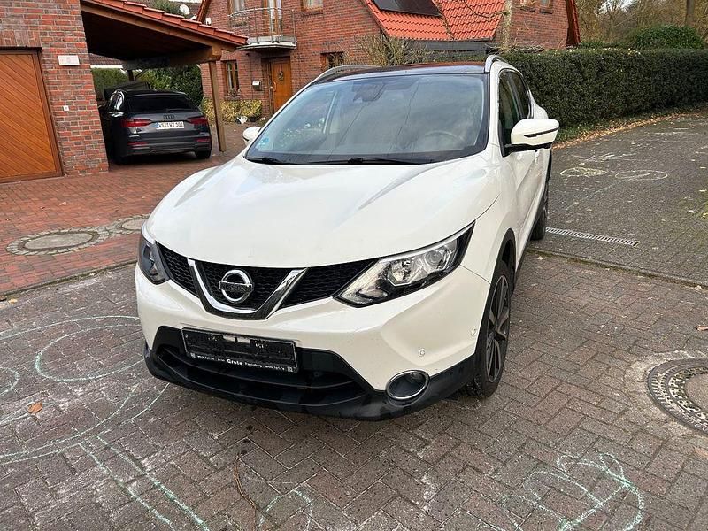Weiß Gebraucht 2016 Nissan Qashqai Tekna SUV | 10.990 € (Guter Preis) - Bild 1/4