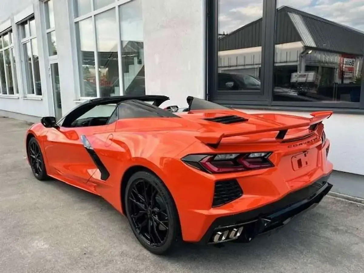 Nowe Corvette C8 481 KM (353 kW) 2026 Pomarańczowy Kabriolet