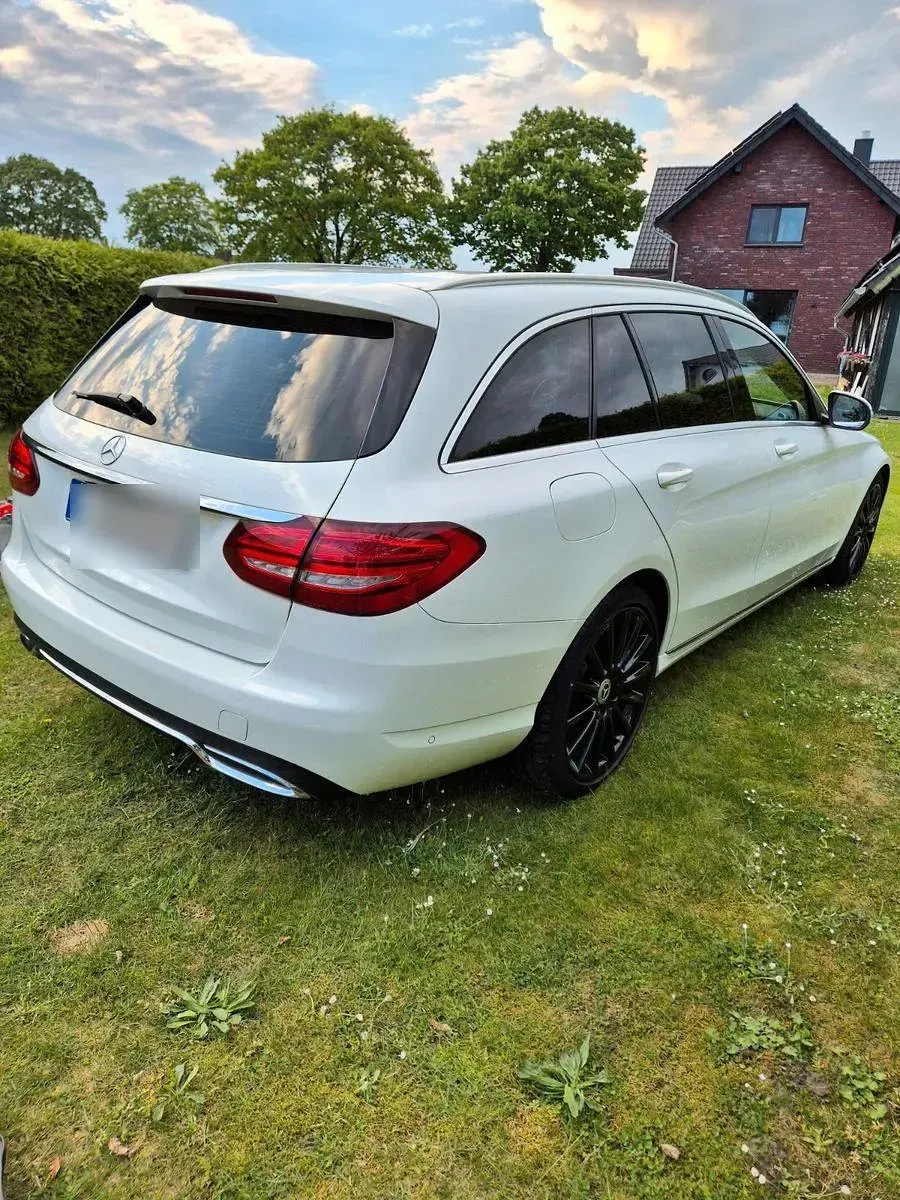Gebraucht Mercedes C250 Avantgarde 204 PS (150 kW) 2015 Weiß Kombi