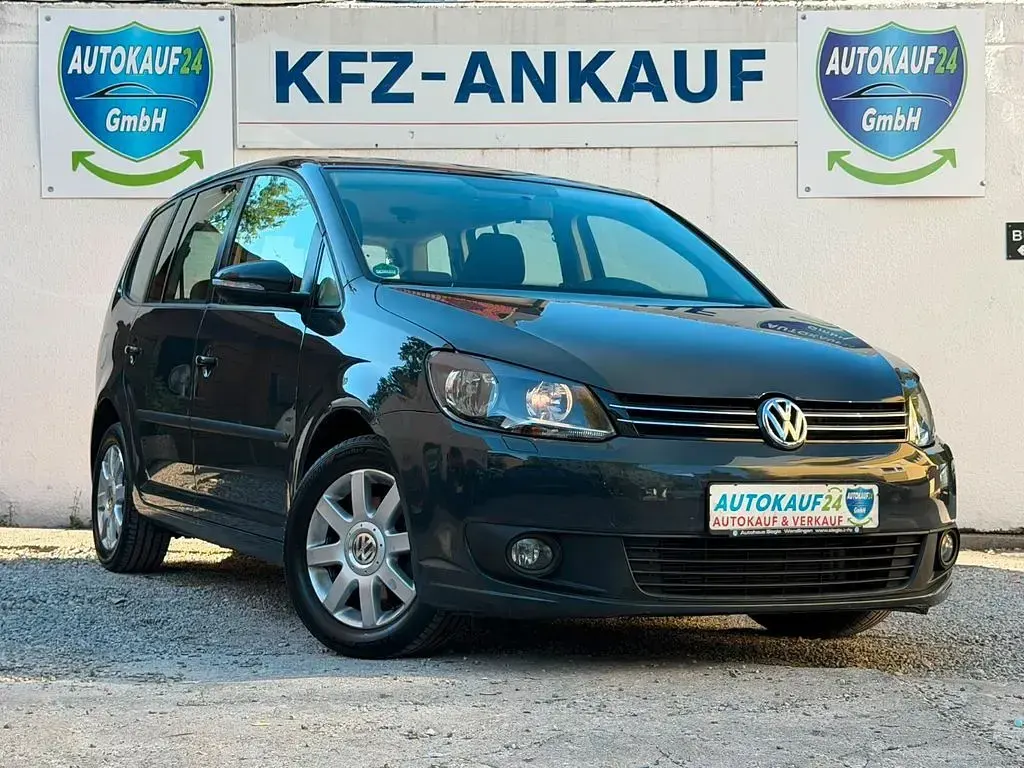 Gebraucht VW Touran Trendline 105 PS (77 kW) 2014 Grau Van / Kleinbus