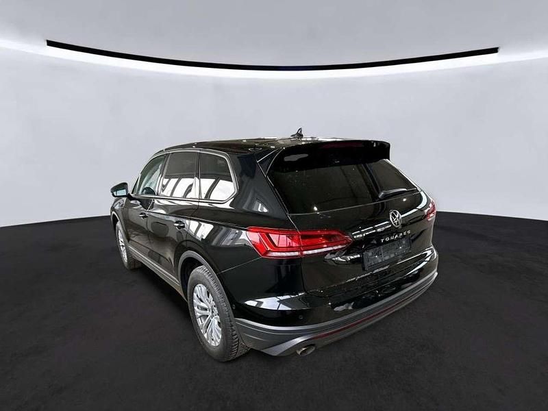 Gebraucht VW Touareg 231 PS (169 kW) 2022 Grenadillschwarz metallic SUV