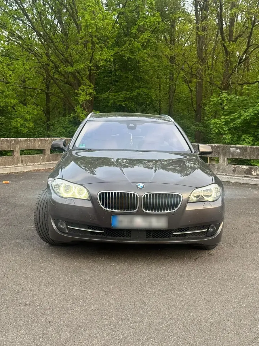Gebraucht BMW 525 218 PS (160 kW) 2012 Braun Kombi