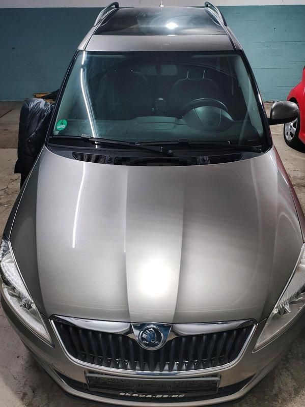 Silber Gebraucht 2014 Skoda Roomster Van / Kleinbus | 5.250 € (Fairer Preis) - Bild 1/4