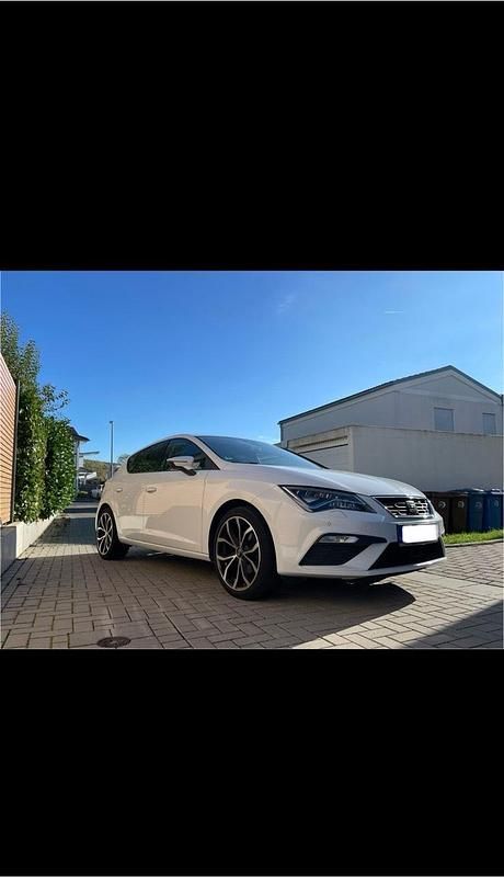 Weiß Gebraucht 2017 Seat Leon FR Limousine | 12.800 € (Teuer) - Bild 1/4