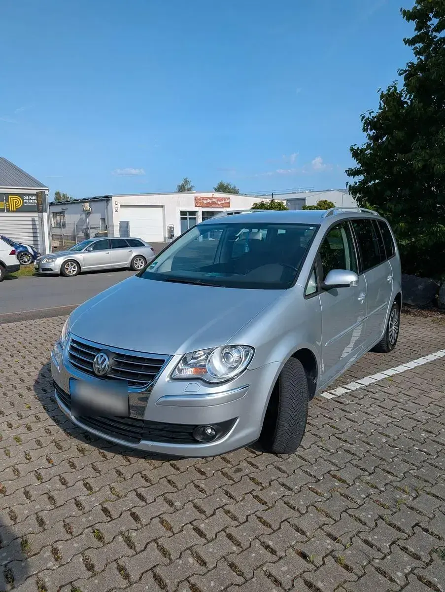 Gebraucht VW Touran 140 PS (102 kW) 2007 Silber Van / Kleinbus