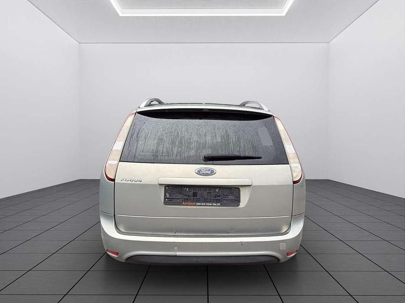 Gebraucht Ford Focus Style 116 PS (85 kW) 2010 Silber Kombi