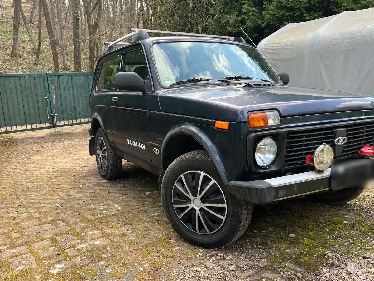 Second-hand Lada niva 83 CP (61 kW) 2012 Verde SUV