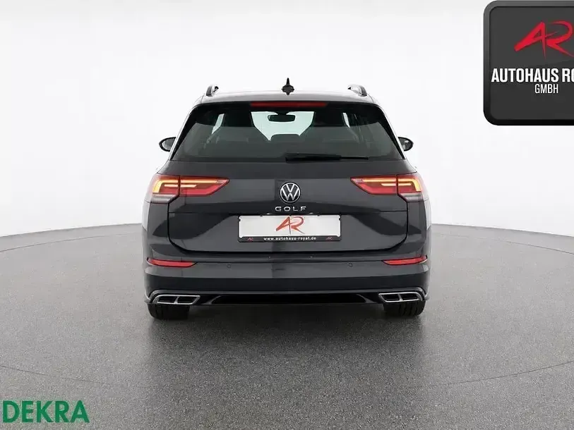 Gebraucht VW Golf VIII R-line 150 PS (110 kW) 2023 Uranograu Kombi