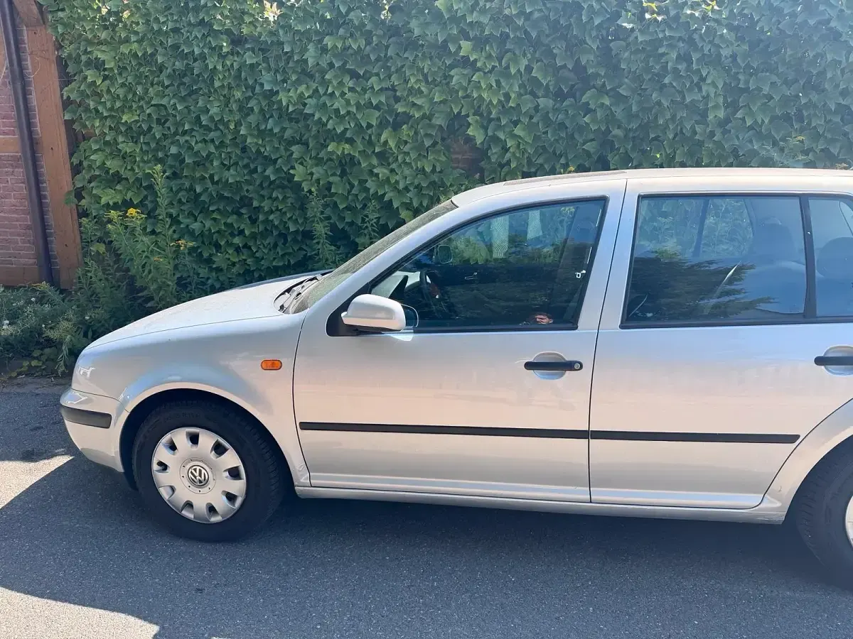 Gebraucht VW Golf IV 1998 Silber Kleinwagen