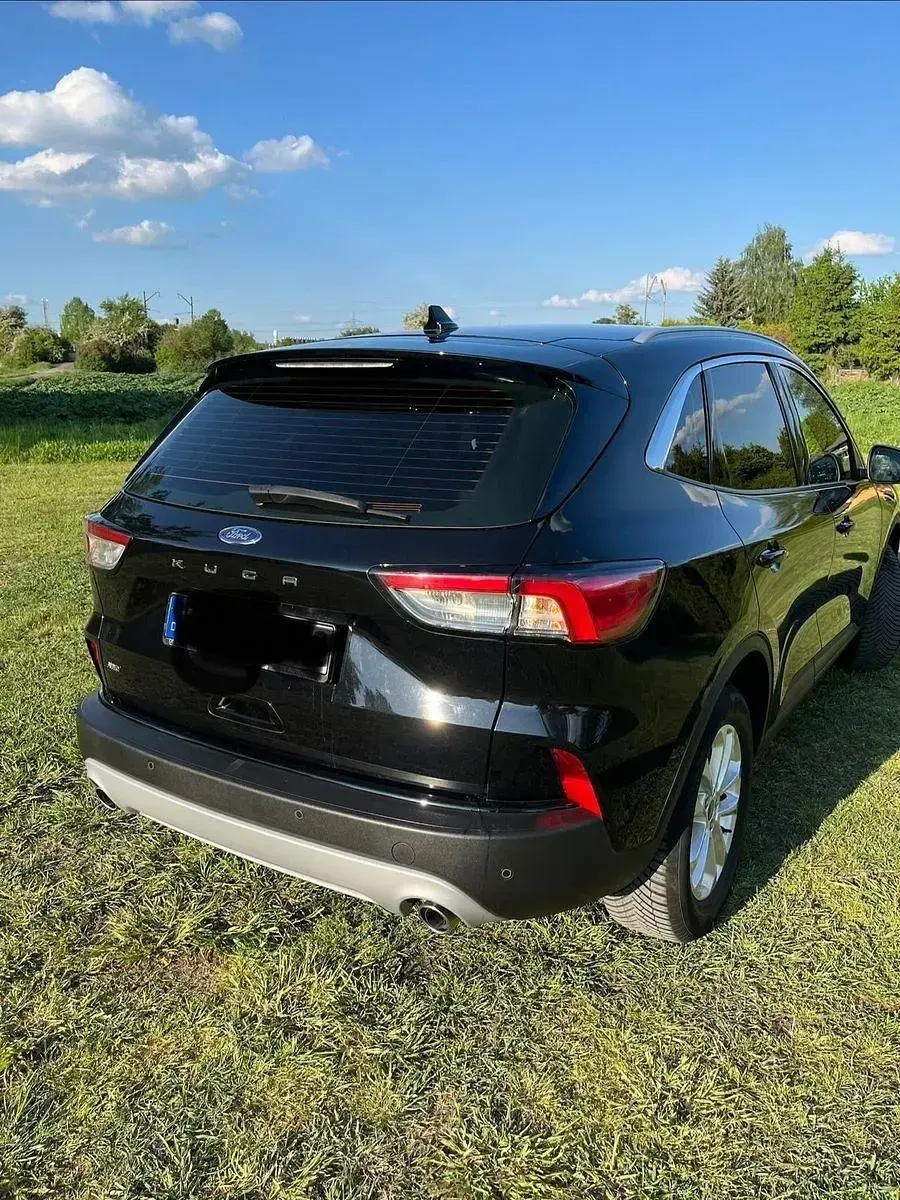 Używany Ford Kuga Titanium 190 KM (139 kW) 2021 Czarny SUV