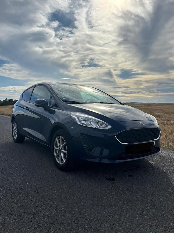 Blau Gebraucht 2019 Ford Fiesta Trend Kleinwagen | 5.999 € (Superpreis) - Bild 1/4