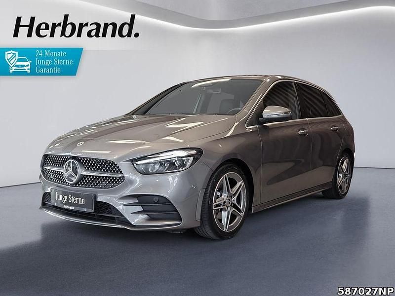 Metalliclack mountaingrau Gebraucht 2024 Mercedes B180 AMG Van / Kleinbus | 29.890 € (Guter Preis) - Bild 1/4