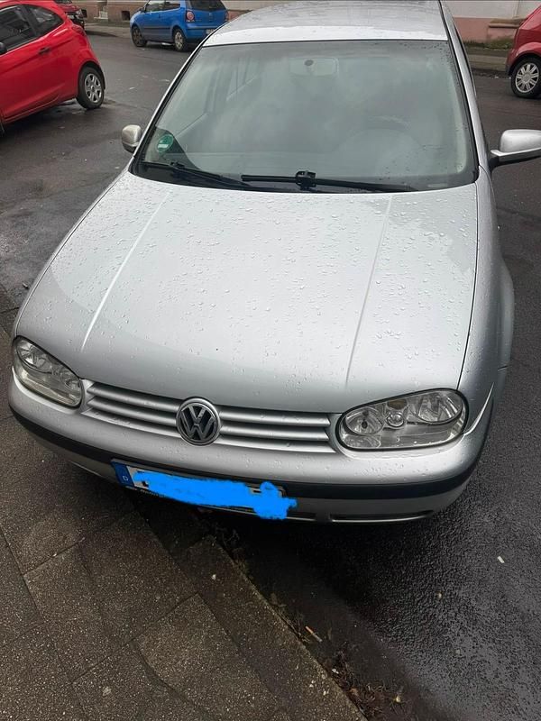 Gebraucht VW Golf IV 2003 Silber Kleinwagen