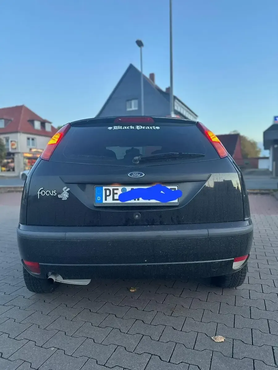 Brugt Ford Focus 75 HK (55 kW) 2004 Sort Hatchback