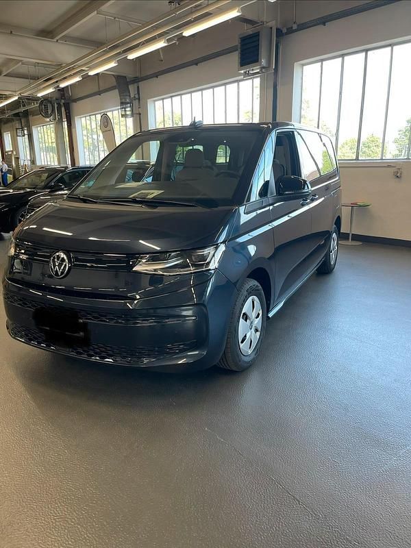 Gebraucht VW Multivan 150 PS (110 kW) 2023 Blau Van