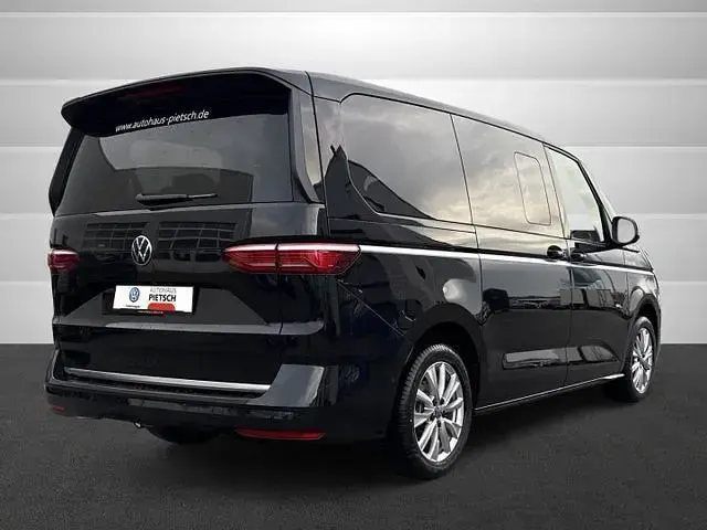 Gebraucht VW Multivan Style 150 PS (110 kW) 2025 Deep black perleffekt Van / Kleinbus