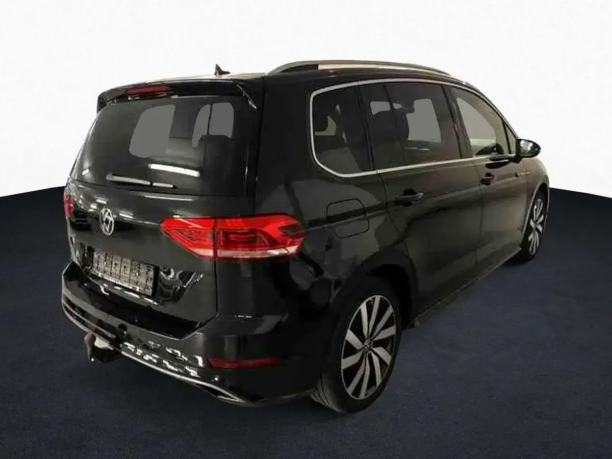 Gebraucht VW Touran Highline 150 PS (110 kW) 2022 Schwarz Van / Kleinbus