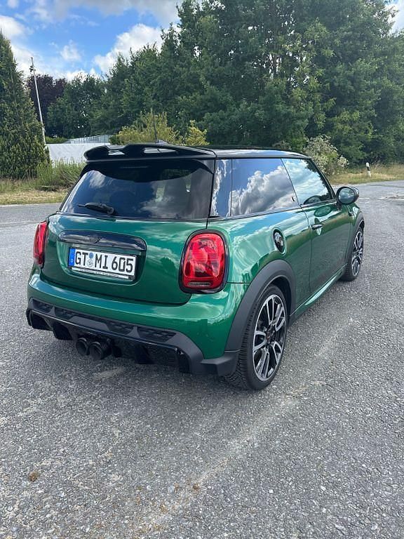 Grün Gebraucht 2021 Mini John Cooper Works Kleinwagen | 27.700 € (Guter Preis) - Bild 1/4